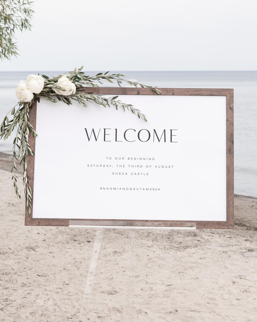 Naomi Welcome Signs